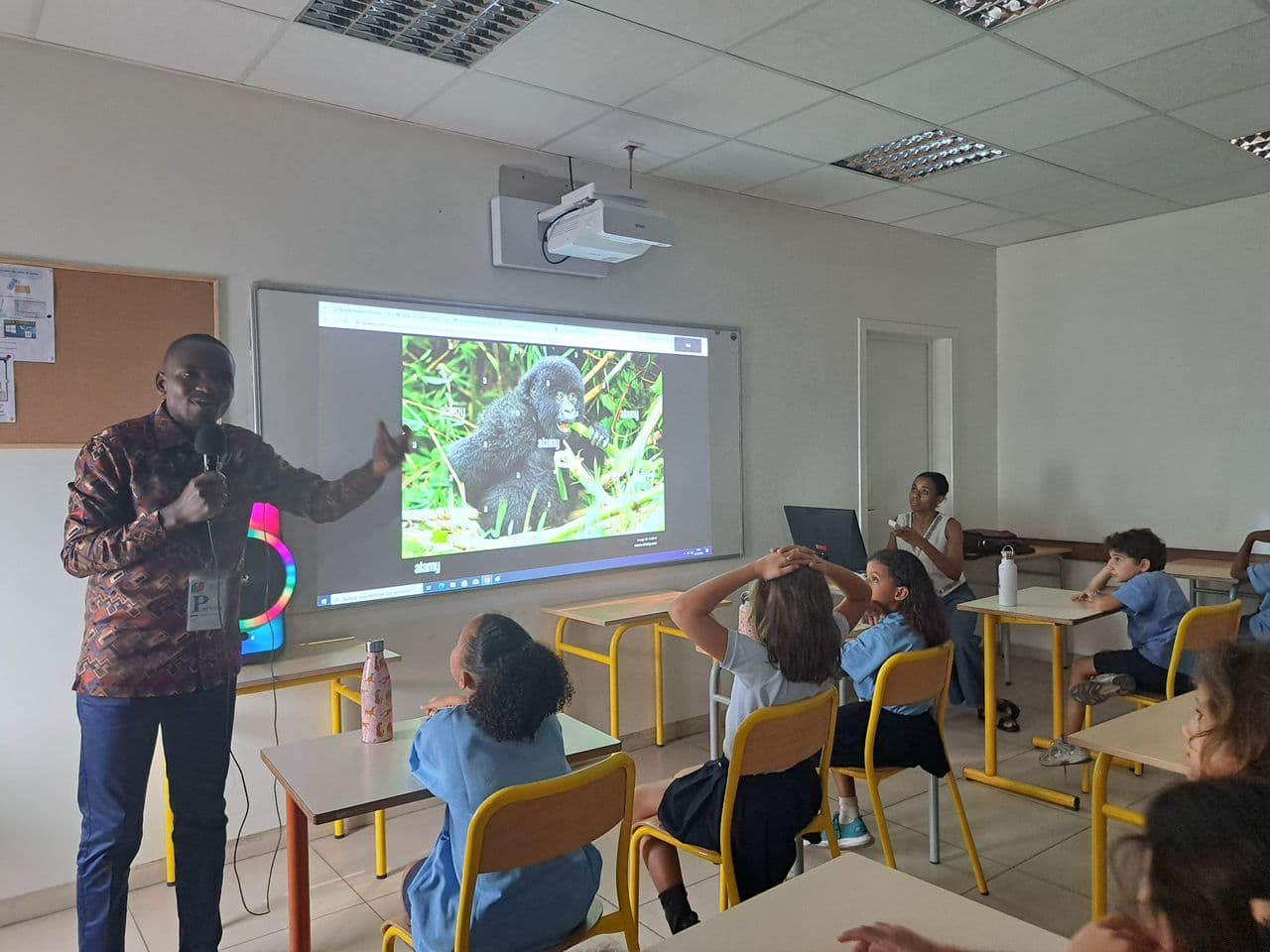 Quand les bambous réveillent l’éducation climatique au LycéeFrançais de Kinshasa